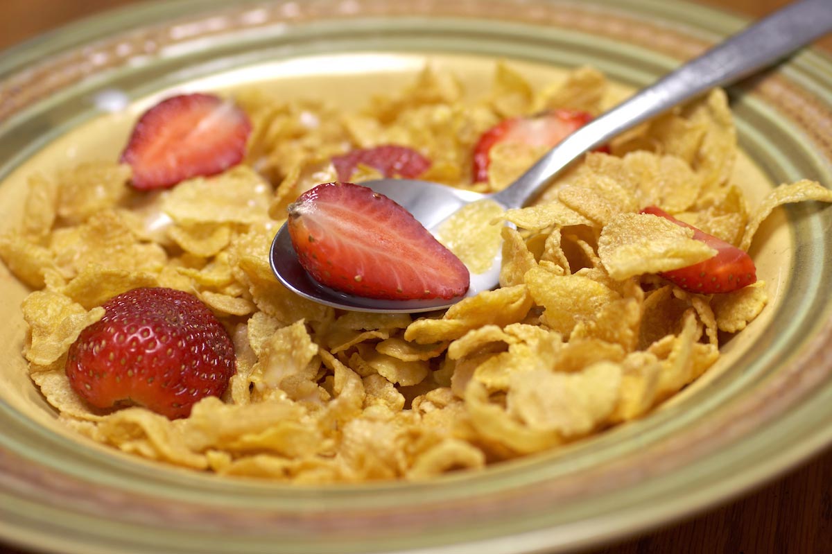 Cereal-Fruit-Strawberries-Food-Breakfast